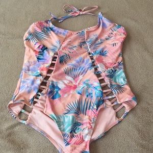 One price swimsuit